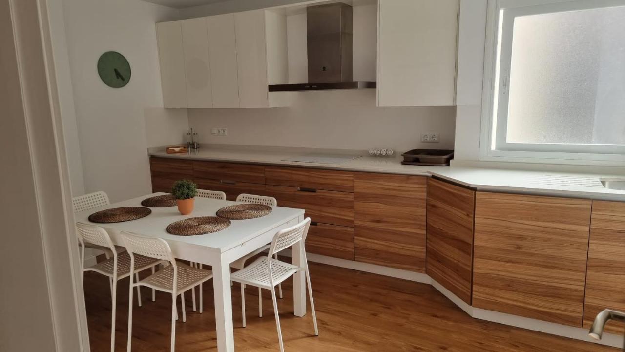 Piso Centrico Reformado / Apartment In The Center Нерха Экстерьер фото